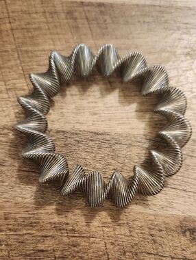 Vtg Spiral Coil Spiral Ribbed Silver-Tone Stretch Bracelet